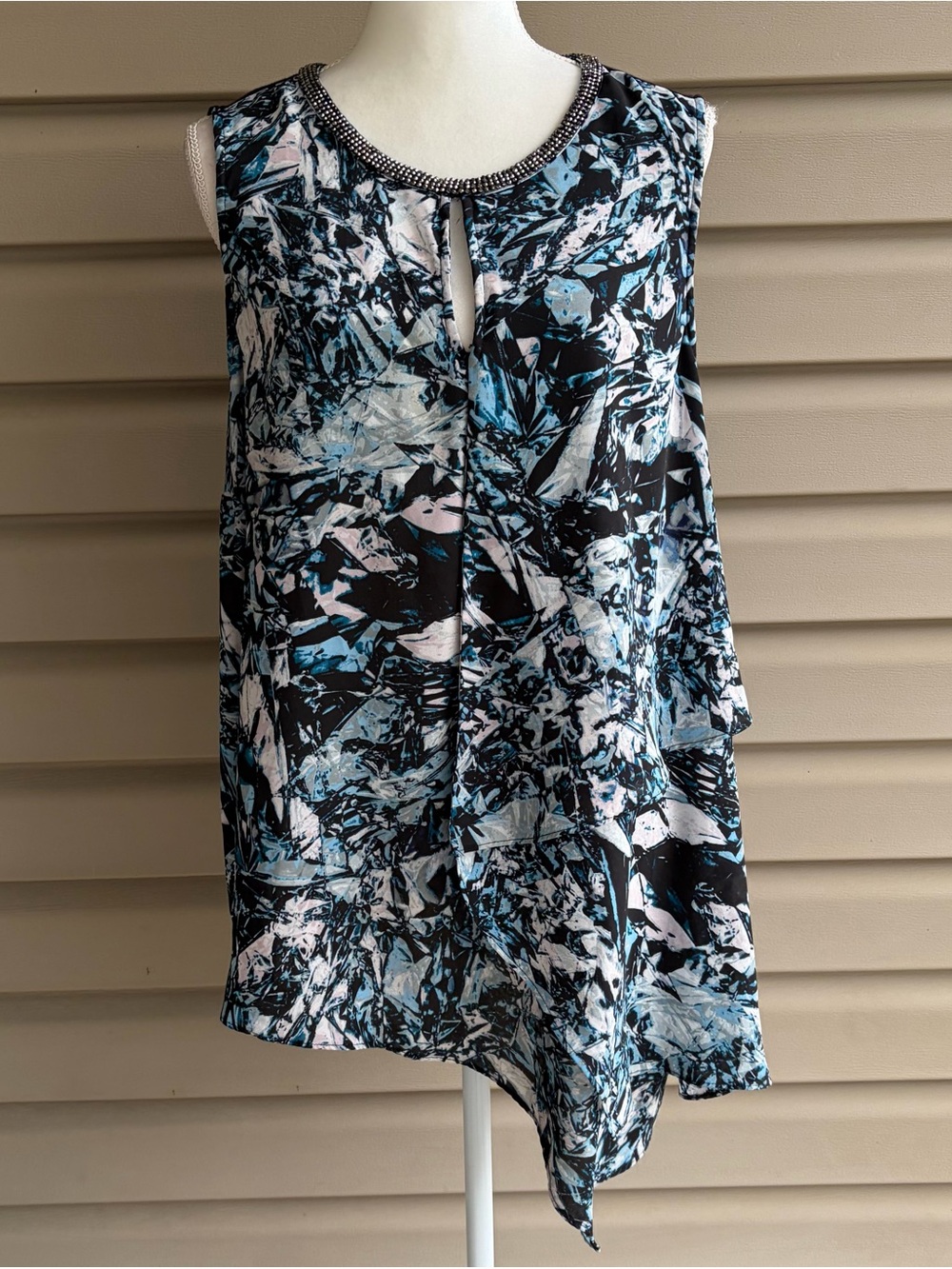 •Jennifer Lopez• Embellished Asymmetrical Sleeveless Top – Size 1X